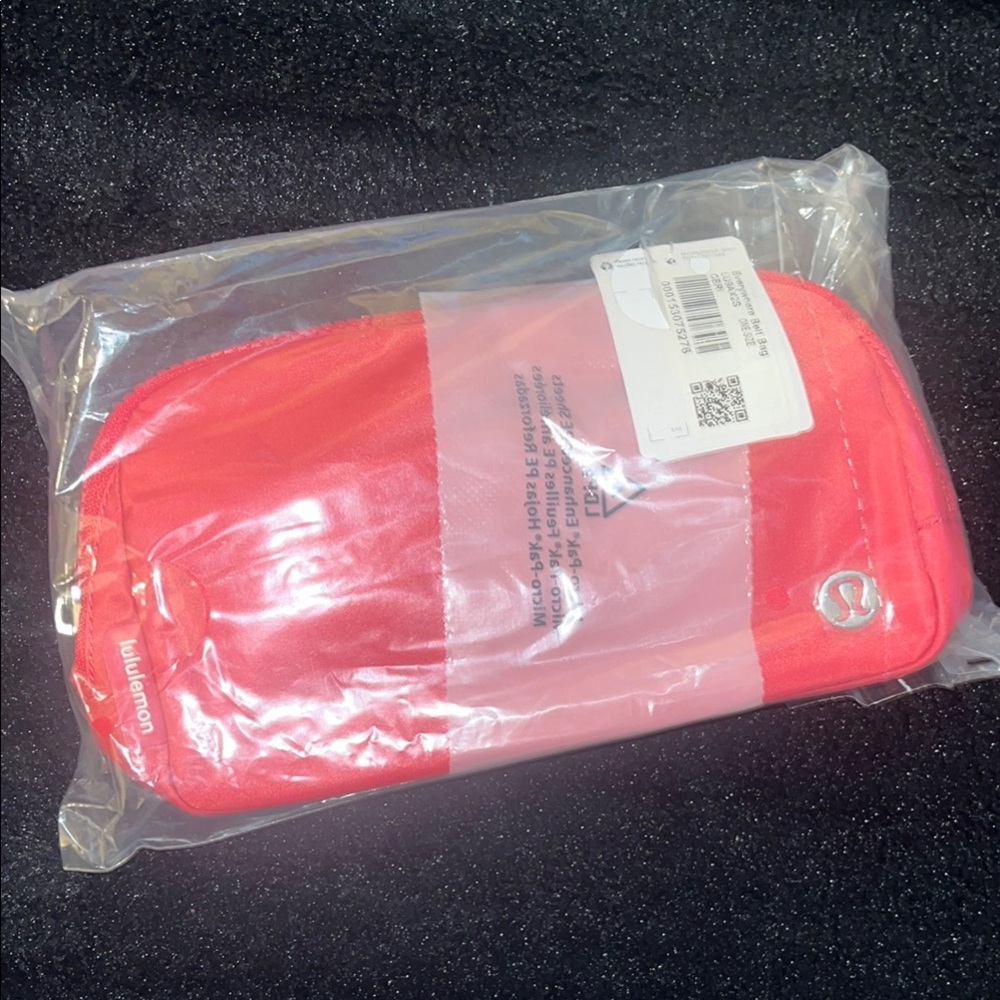 Lululemon Cherry Mist 1L Everywhere Adjustable Belt Bag New in package